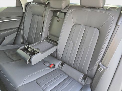 Certified 2022 Audi e-tron Premium image 14