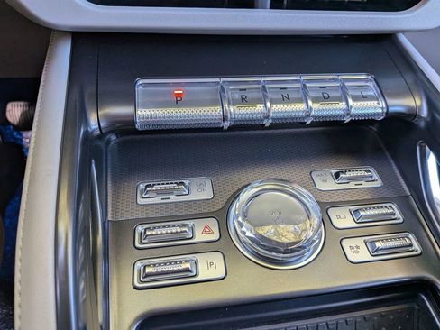 New 2026 Lincoln Nautilus Premier image 30