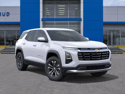 New 2026 Chevrolet Equinox LT w/ LPO, Floor Liner Package image 7