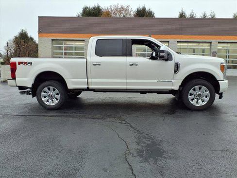 Used 2019 Ford F250 Platinum w/ Platinum Ultimate Package image 2
