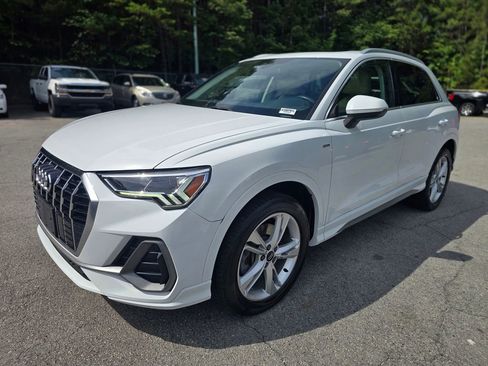Used 2020 Audi Q3 2.0T Premium Plus w/ Premium Plus Package AWD/4WD image 3