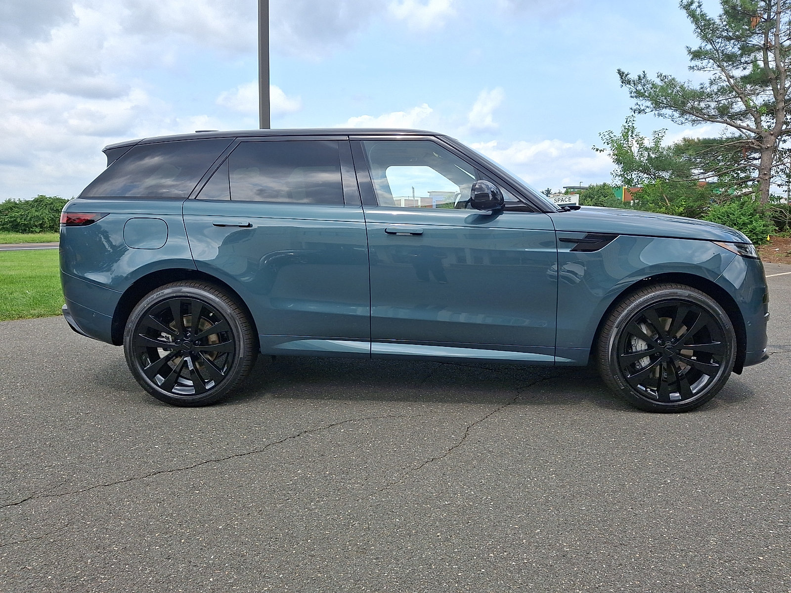 New 2026 Land Rover Range Rover Sport Dynamic SE AWD/4WD image 7