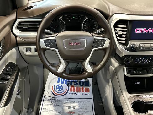 Used 2023 GMC Acadia SLT image 24