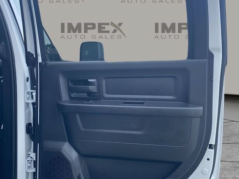 Used 2024 RAM 5500 Tradesman w/ Chrome Appearance Group AWD/4WD image 40