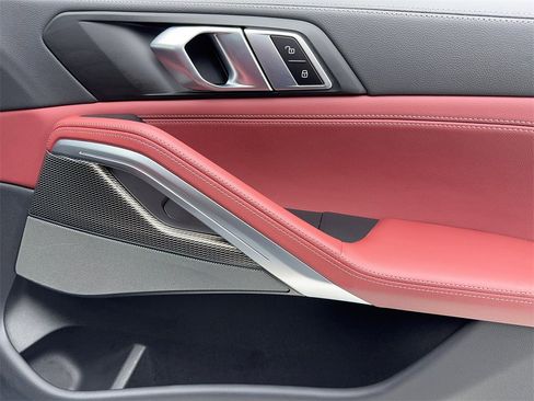 Used 2022 BMW X6 xDrive40i w/ Executive Package image 49