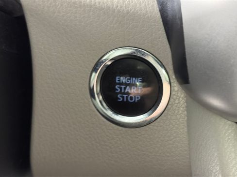 Used 2015 Toyota Highlander Limited Platinum AWD/4WD image 21