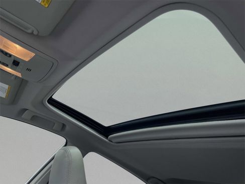 Used 2018 Toyota RAV4 XLE image 14