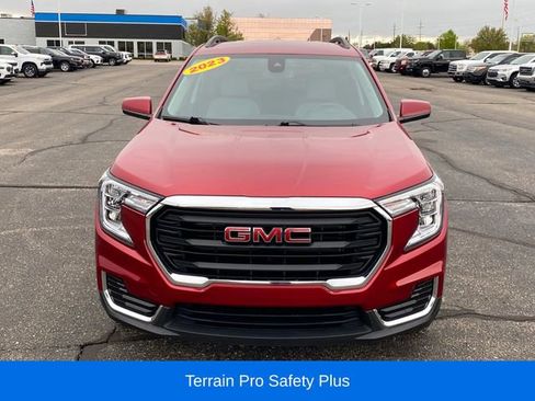 Certified 2023 GMC Terrain SLE w/ Driver Convenience Package AWD/4WD image 2