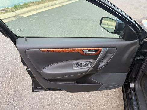 Used 2005 Volvo S60 2.5T image 15