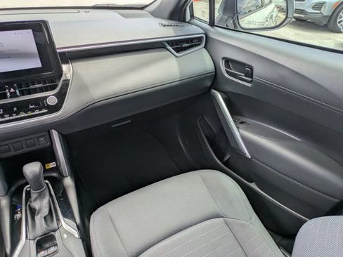 Used 2023 Toyota Corolla Cross AWD Hybrid w/ Moonroof Package image 16