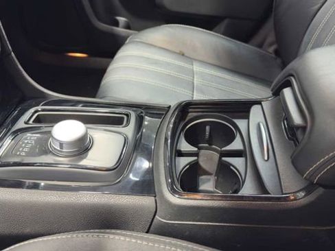 Used 2019 Chrysler 300 S RWD image 25