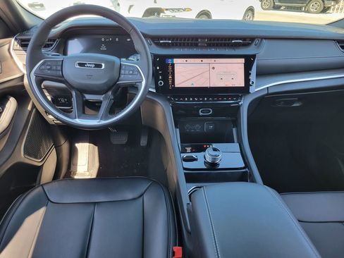 New 2026 Jeep Grand Cherokee Limited w/ Limited Altitude Package image 4