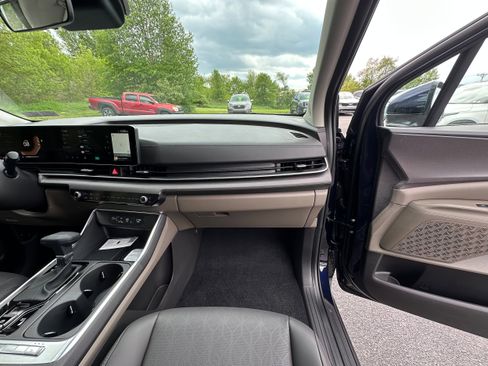 New 2026 Kia Carnival EX FWD image 25