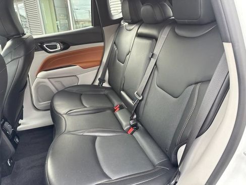 Used 2023 Jeep Compass Limited w/ Sun and Sound Group AWD/4WD image 10