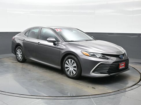 Used 2023 Toyota Camry LE image 8