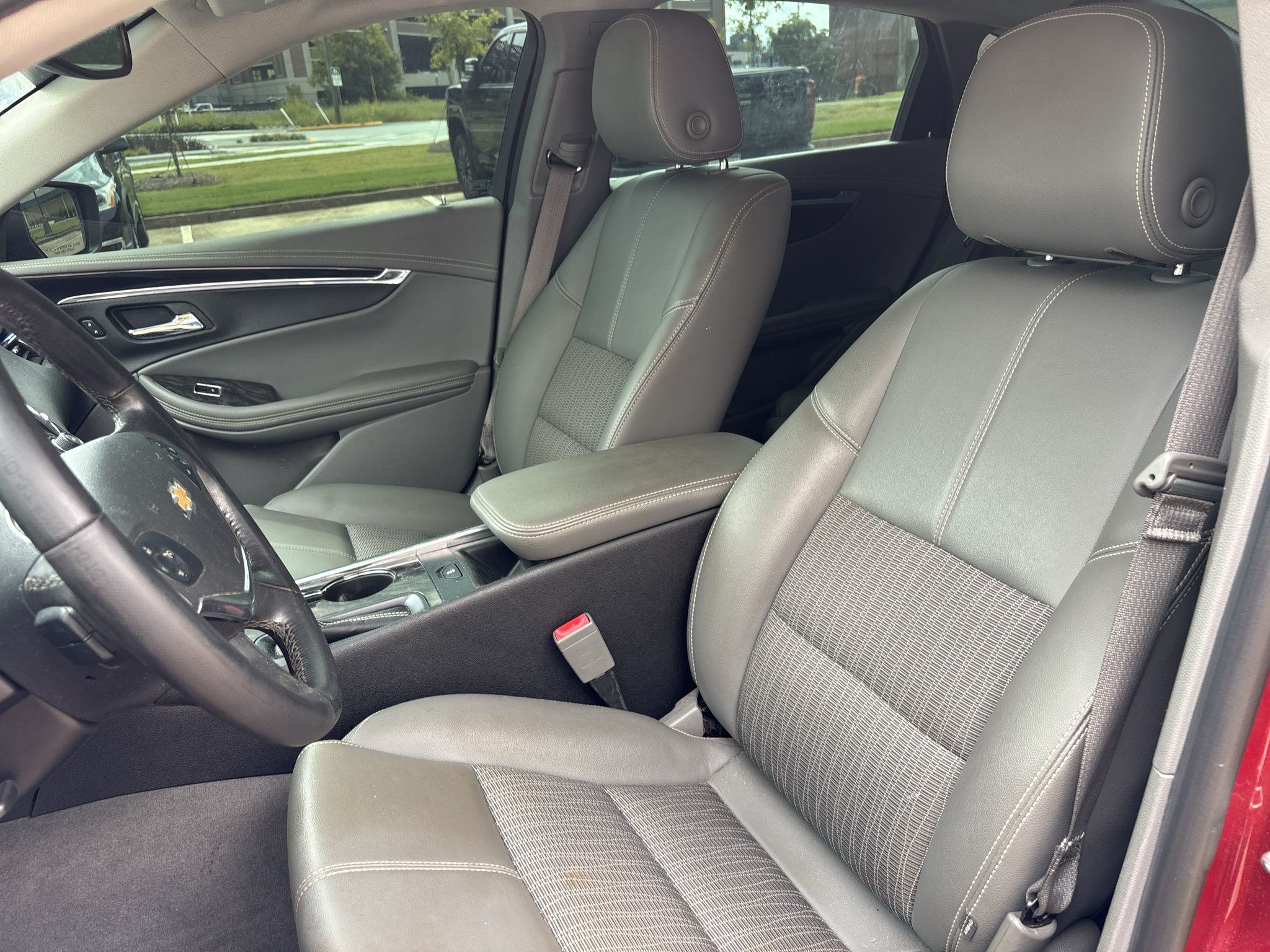 Used 2015 Chevrolet Impala LT w/ Convenience Package FWD image 12
