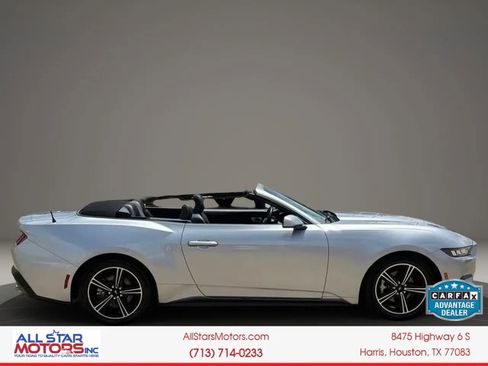 Used 2024 Ford Mustang Convertible RWD image 9