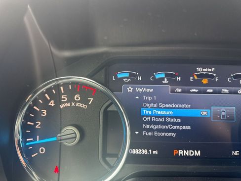 Used 2017 Ford F150 Platinum image 13