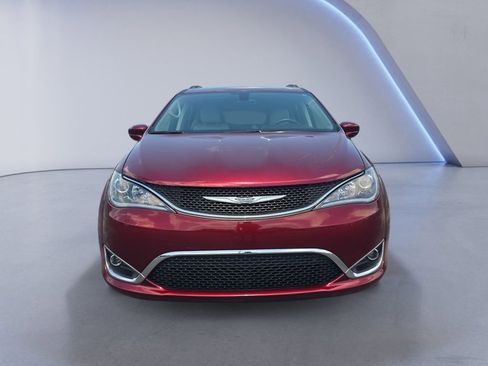 Used 2017 Chrysler Pacifica Touring-L FWD image 9