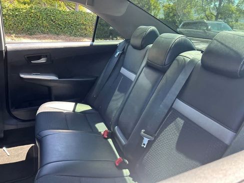 Used 2014 Toyota Camry SE FWD image 5