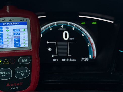 Used 2019 Honda Civic LX image 9