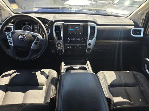Used 2017 Nissan Titan SL w/ SL Towing Convenience Package AWD/4WD image 18