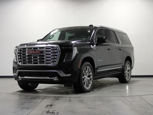 New 2026 GMC Yukon XL Denali w/ Denali Reserve Package AWD/4WD image 8