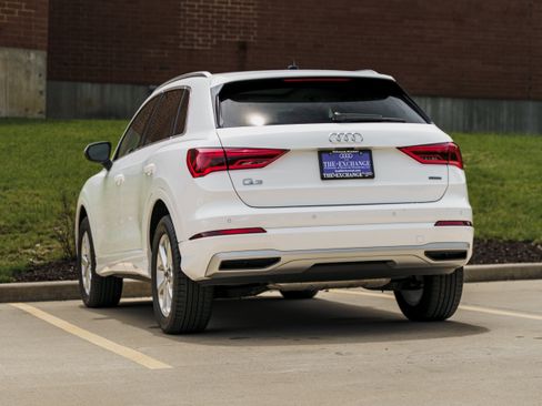 Used 2023 Audi Q3 2.0T Premium w/ Convenience Package AWD/4WD image 5