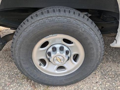 Used 2022 Chevrolet Express 2500 CARGO RWD w/ Driver Convenience Package image 16