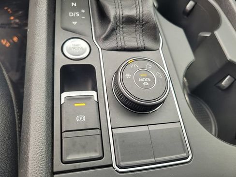 Used 2019 Volkswagen Atlas SE AWD/4WD image 25