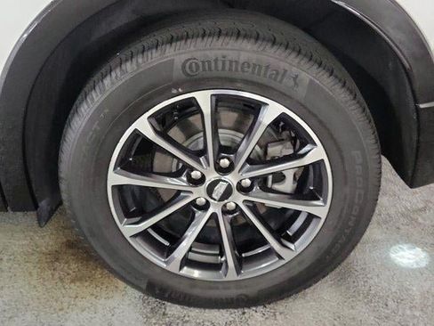 Certified 2024 Cadillac XT4 Sport FWD image 9