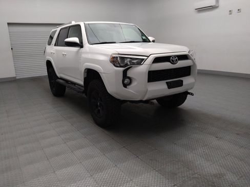 Used 2017 Toyota 4Runner SR5 AWD/4WD image 13