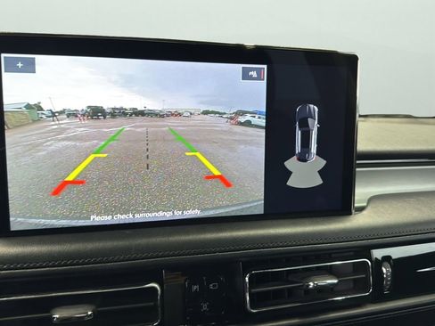 Used 2023 Lincoln Nautilus FWD w/ Premium Package image 18