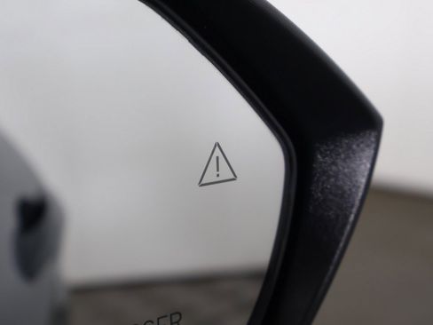 Used 2021 Hyundai Elantra SE image 34