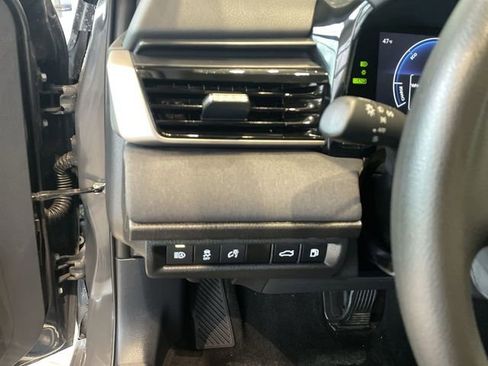 Used 2025 Toyota Camry LE FWD image 21