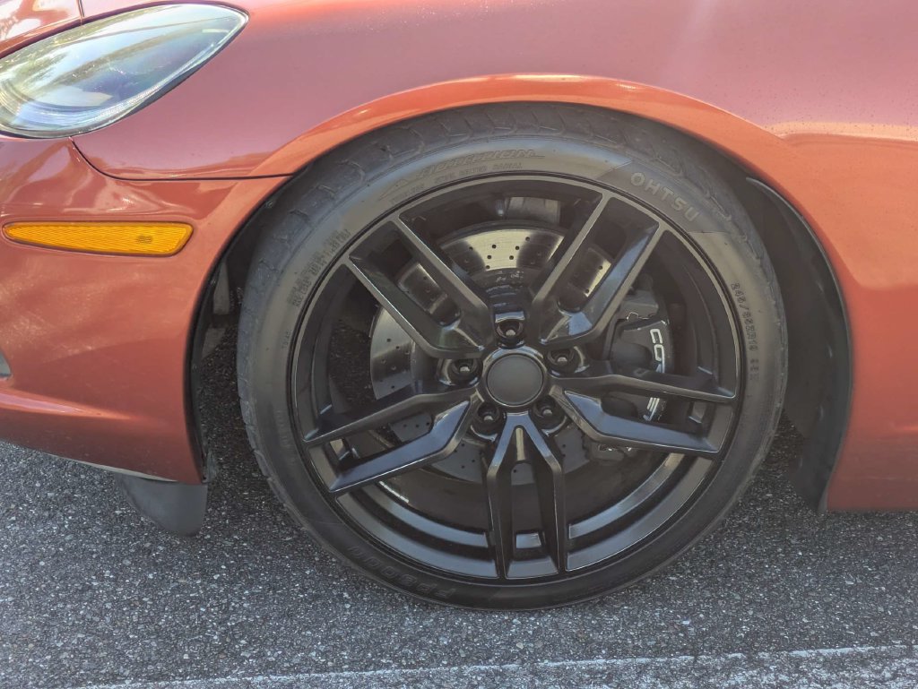 Used 2005 Chevrolet Corvette Coupe w/ Preferred Equipment Group RWD image 14
