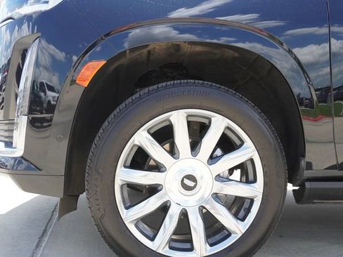 Used 2024 Cadillac Escalade ESV Premium Luxury Platinum AWD/4WD image 5