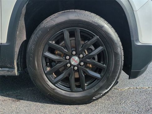 Used 2018 GMC Acadia SLT image 11