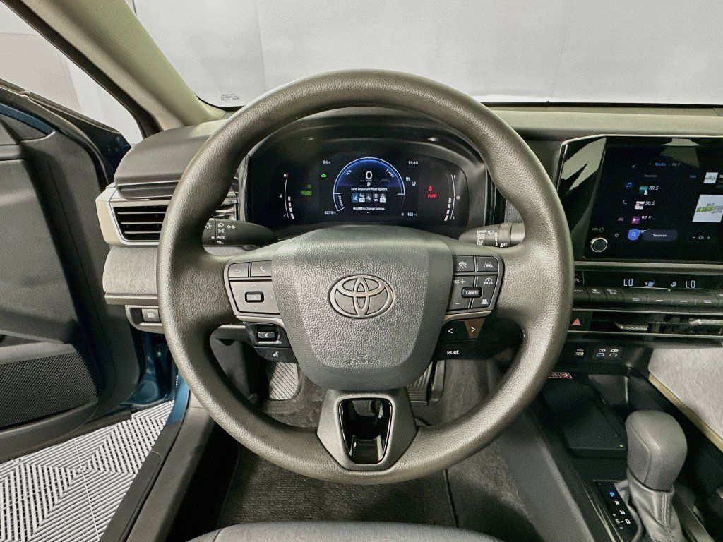 Used 2026 Toyota Camry LE FWD image 11