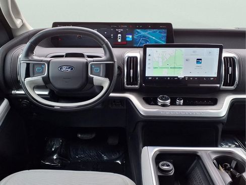 Used 2025 Ford Expedition Max Platinum AWD/4WD image 10