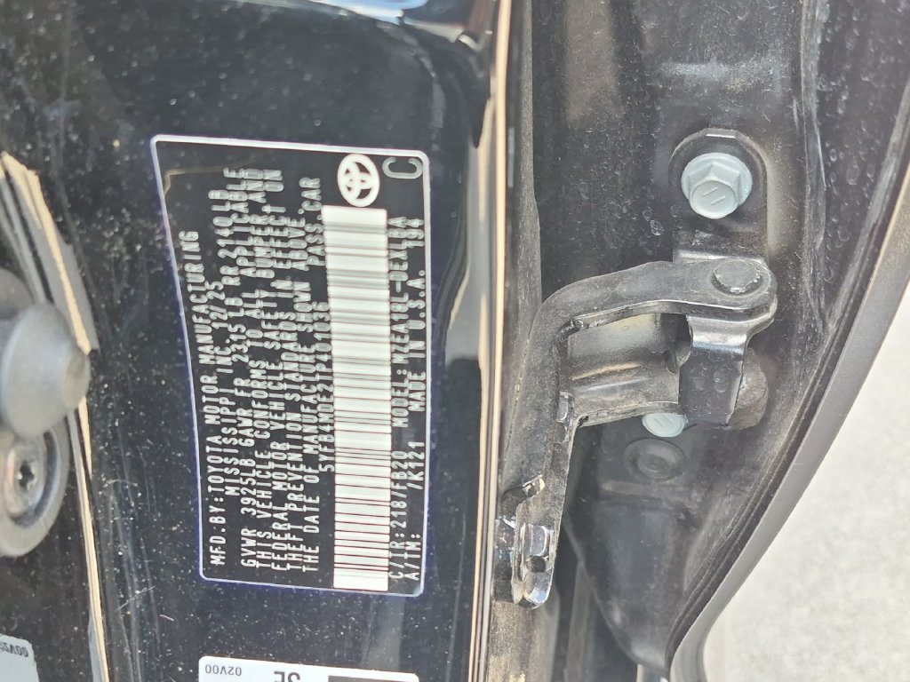 Used 2026 Toyota Corolla LE FWD image 29