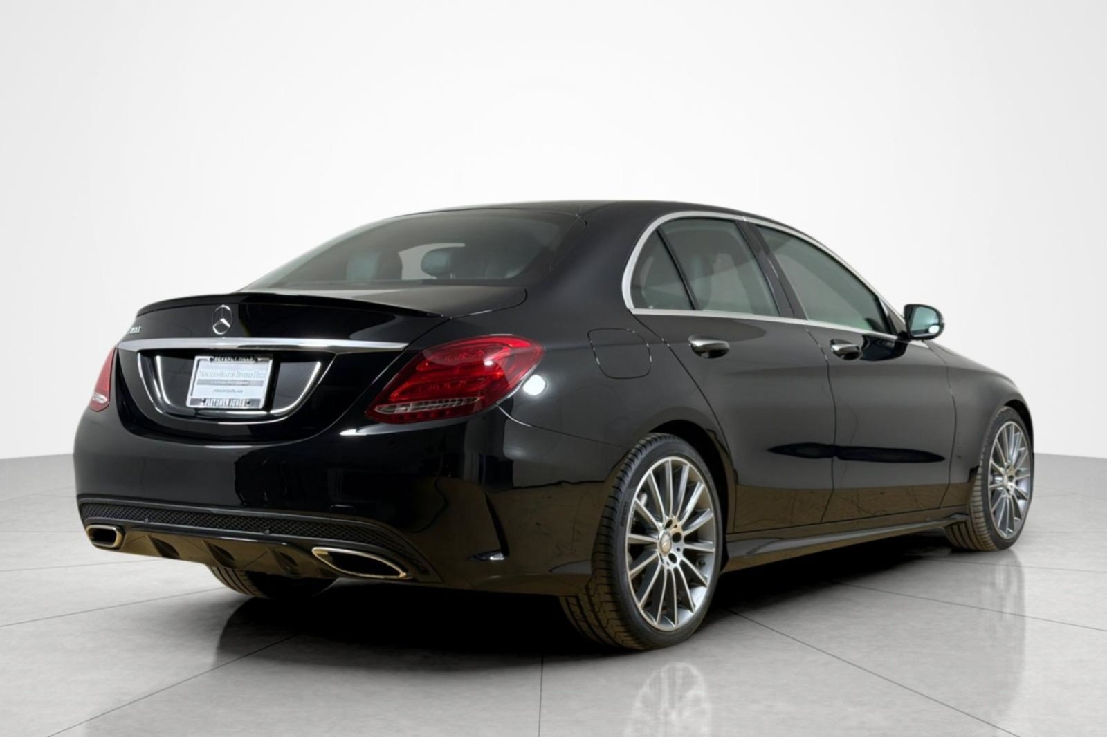 Used 2016 Mercedes-Benz C 300 Sedan image 5