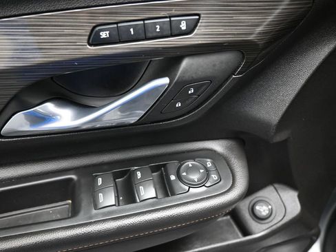 Used 2020 GMC Terrain SLT w/ Preferred Package FWD image 13