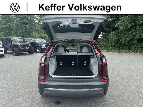 Used 2019 Jeep Cherokee Limited FWD image 33