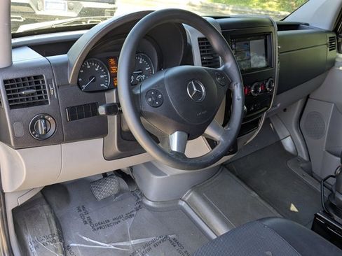 Used 2015 Mercedes-Benz Sprinter 2500 image 10