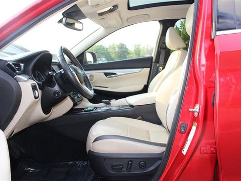 Used 2022 INFINITI QX50 Sensory image 10