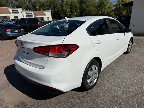 Used 2017 Kia Forte LX image 7