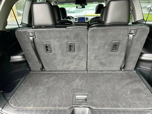 Used 2016 Honda Pilot Touring image 11