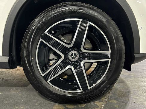 Certified 2026 Mercedes-Benz GLC 300 4MATIC image 9