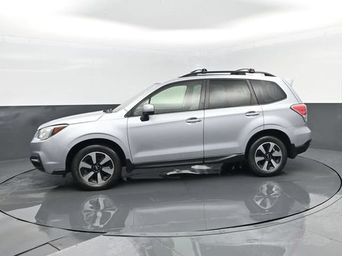 Used 2018 Subaru Forester 2.5i Premium AWD/4WD image 5